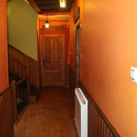 Albergue-refugio Sargantana Hostel Canfranc