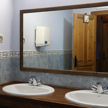 Albergue-refugio Sargantana 旅馆 坎弗兰克